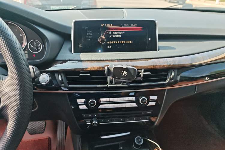 Used BMW X5 2015 xDrive28i Audio And AC Panel