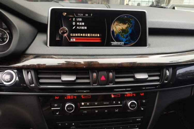 Used BMW X5 2015 xDrive28i Audio And AC Panel