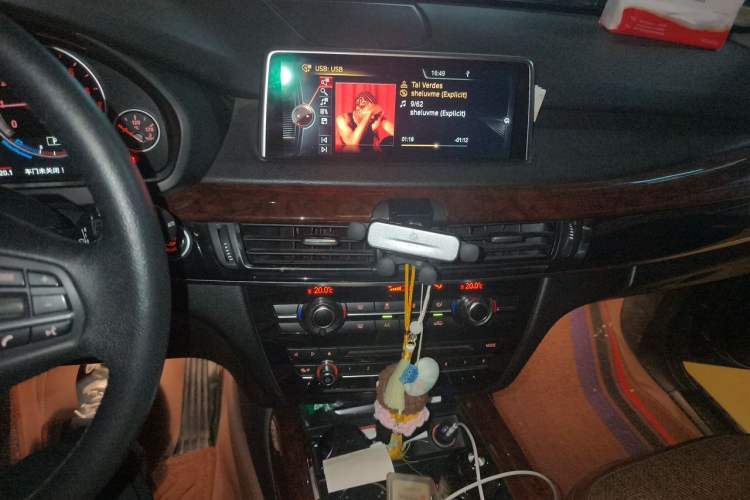 Used BMW X5  Audio And AC Panel