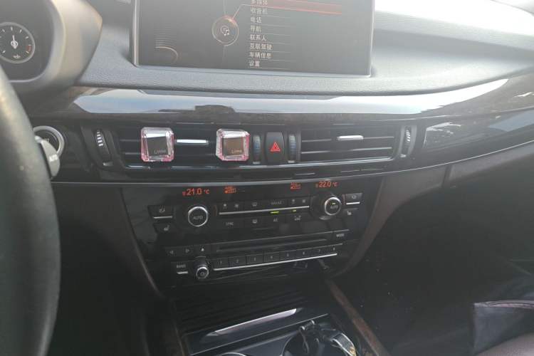 Used BMW X5 2015 xDrive28i Audio And AC Panel