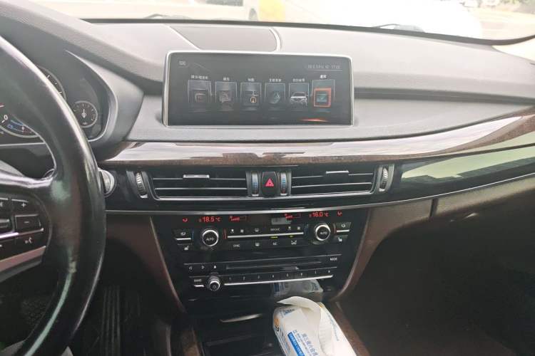 Used BMW X5 2015 xDrive28i Audio And AC Panel