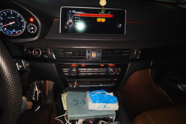 Used BMW X5  Audio And AC Panel