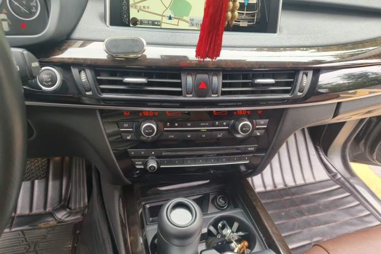 Used BMW X5 2015 xDrive28i Audio And AC Panel