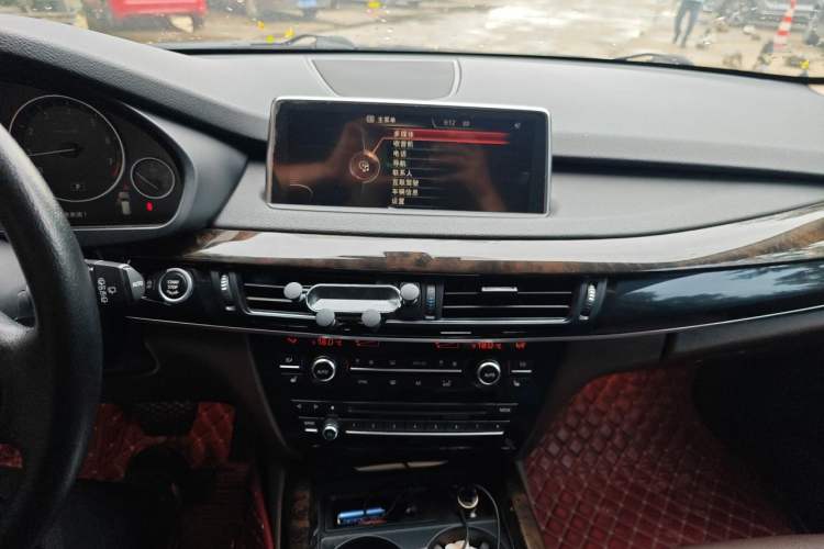 Used BMW X5 2015 xDrive28i Audio And AC Panel