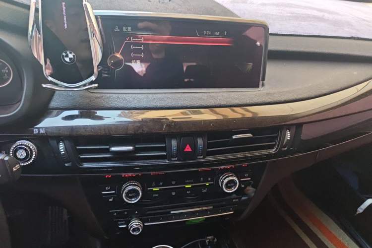 Used BMW X5 2015 xDrive28i Audio And AC Panel