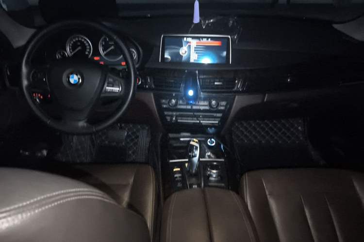 Used BMW X5 2015 xDrive28i Center Console