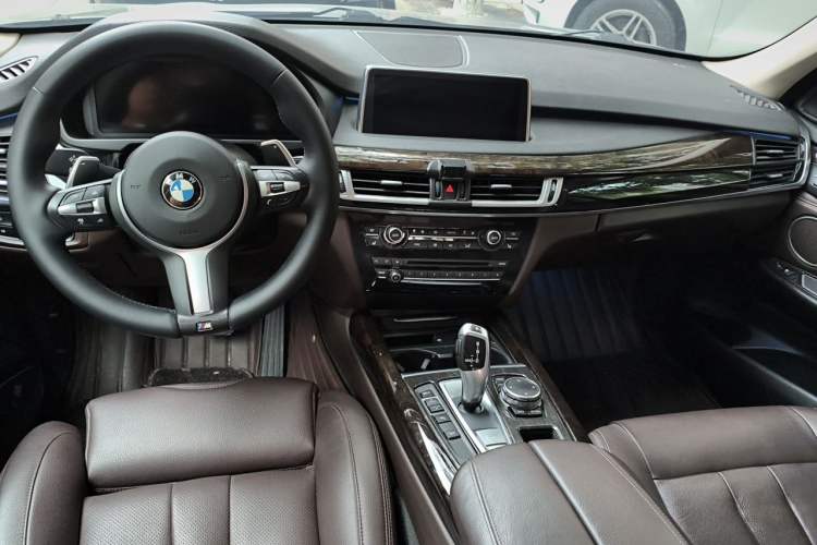 Used BMW X5 2015 xDrive28i Center Console