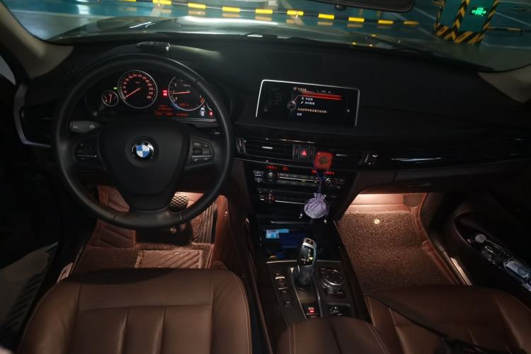 Used BMW X5 2015 xDrive28i Center Console