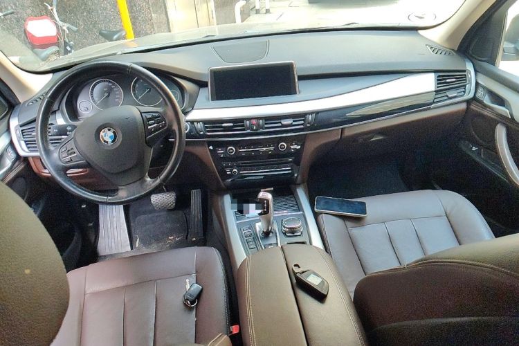 Used BMW X5  Center Console