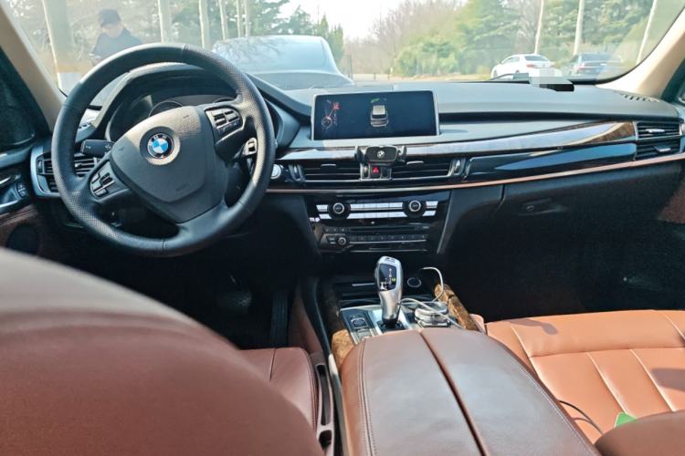 Used BMW X5 2015 xDrive28i Center Console