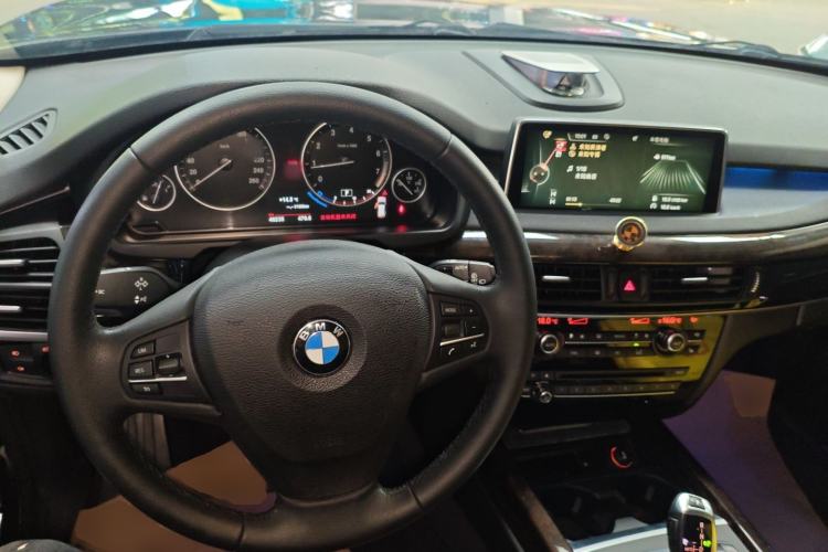 Used BMW X5 2015 xDrive28i Center Console