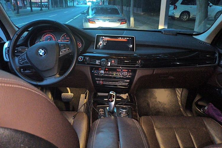 Used BMW X5 2015 xDrive28i Center Console
