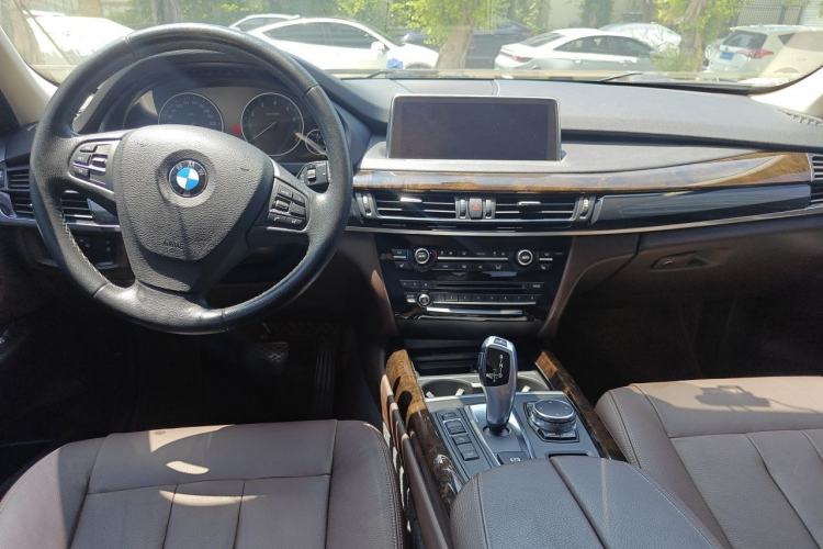Used BMW X5 2015 xDrive28i Center Console