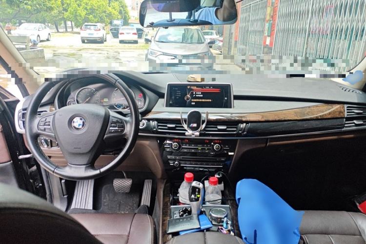 Used BMW X5  Center Console