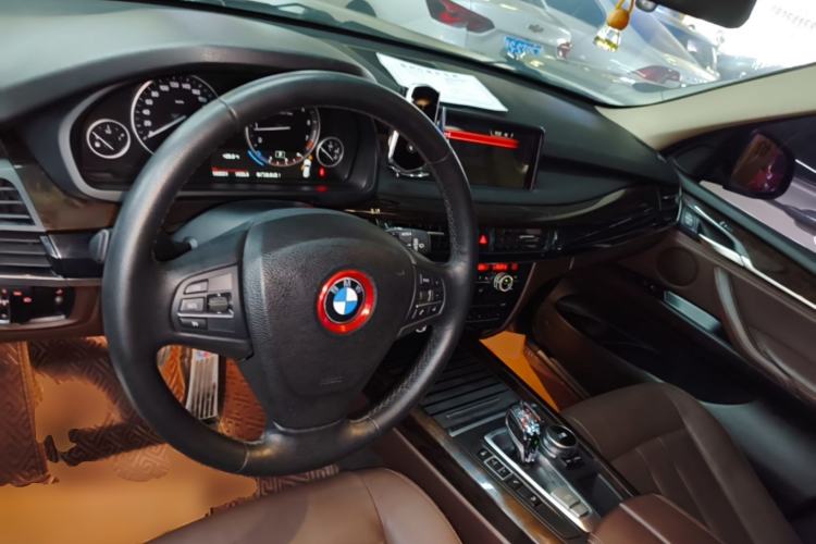 Used BMW X5 2015 xDrive28i Center Console
