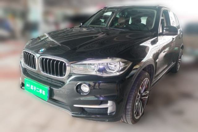 BMW X5 2017 BMW X5, parallel import, 3.0 automatic, five seats مستعملة