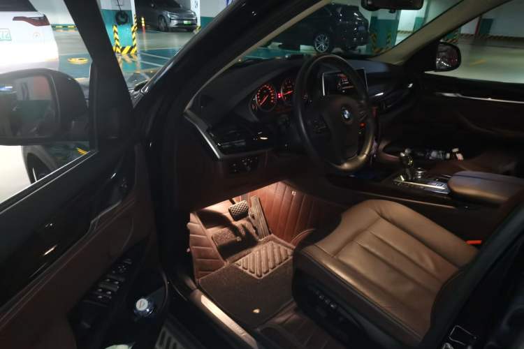 Used BMW X5 2015 xDrive28i Driver Seat