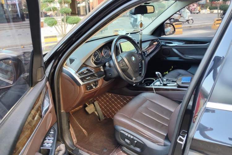 Used BMW X5 2015 xDrive28i Driver Seat