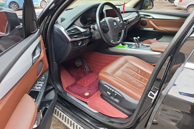 Used BMW X5 2015 xDrive35i Middle East version Driver Seat