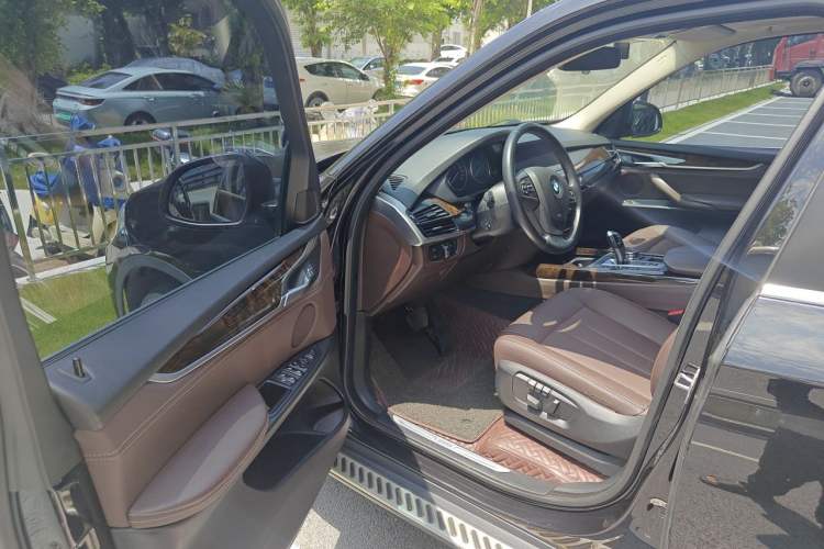 Used BMW X5 2015 xDrive28i Driver Seat