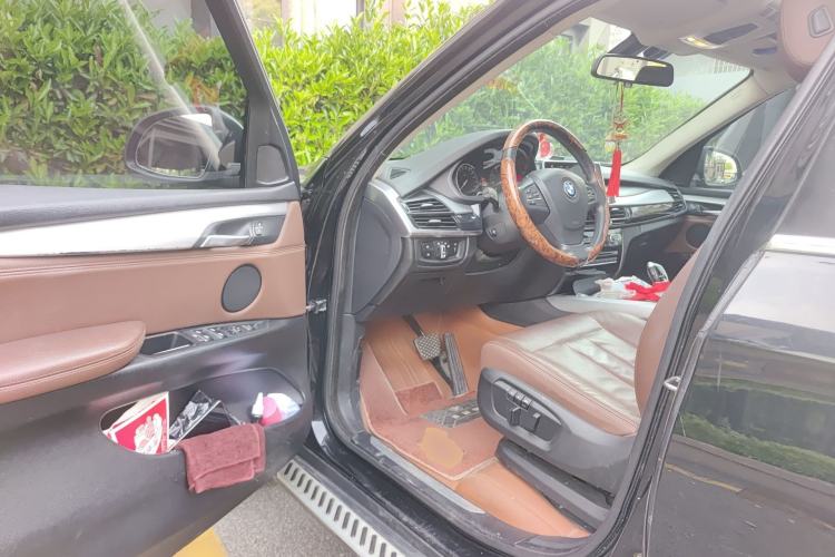 Used BMW X5 2015 xDrive35i Middle East version Driver Seat