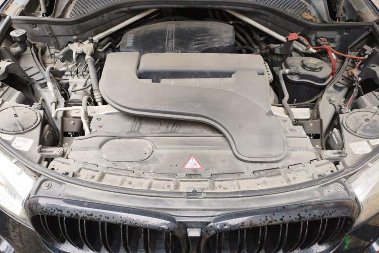 Used BMW X5 2015 xDrive28i Engine Bay