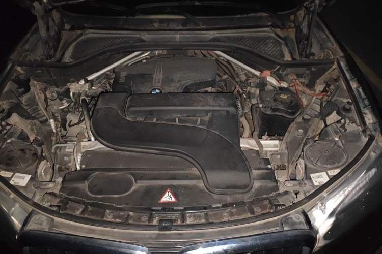 Used BMW X5 2015 xDrive28i Engine Bay