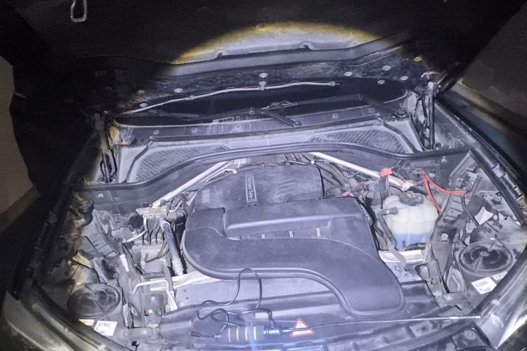 Used BMW X5 2015 xDrive28i Engine Bay
