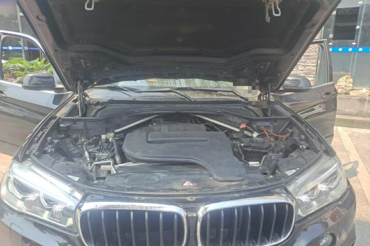 Used BMW X5 2015 xDrive28i Engine Bay