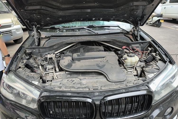 Used BMW X5 2015 xDrive28i Engine Bay