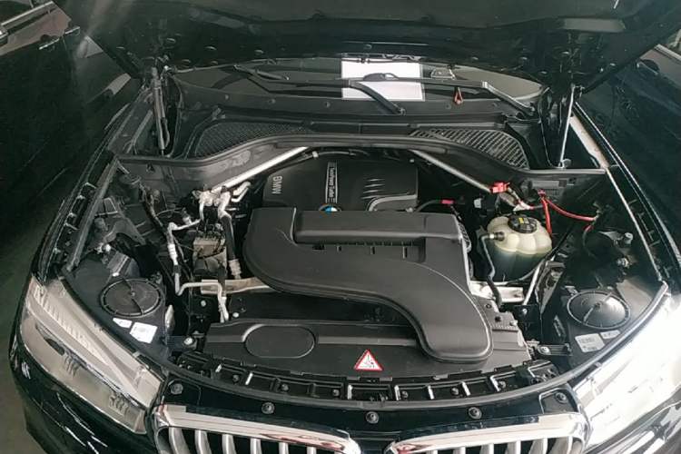 Used BMW X5 2015 xDrive28i Engine Bay