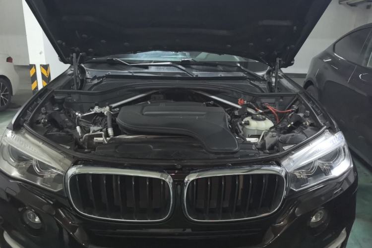 Used BMW X5 2015 xDrive28i Engine Bay