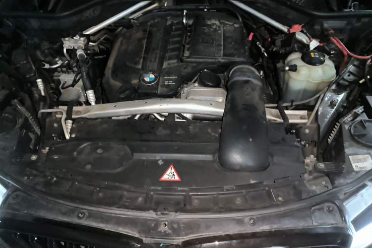 Used BMW X5 2015 xDrive35i U.S. specification Engine Bay