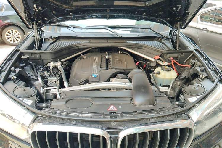 Used BMW X5  Engine Bay