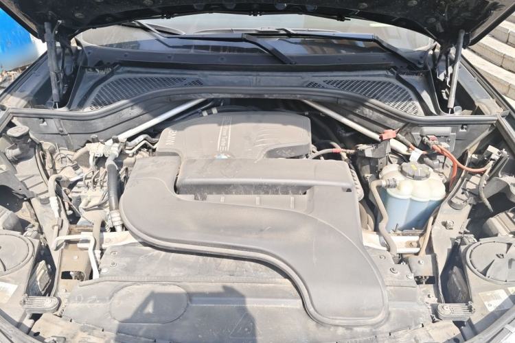 Used BMW X5 2015 xDrive28i Engine Bay