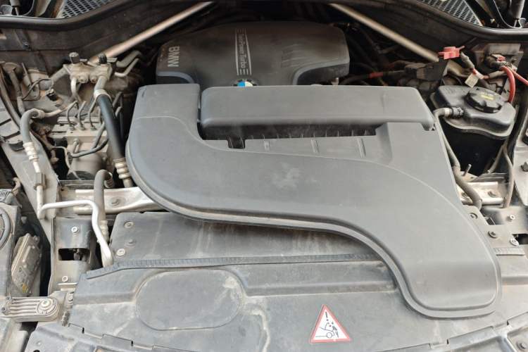 Used BMW X5 2015 xDrive28i Engine Bay