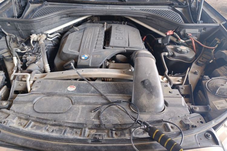 Used BMW X5  Engine Bay