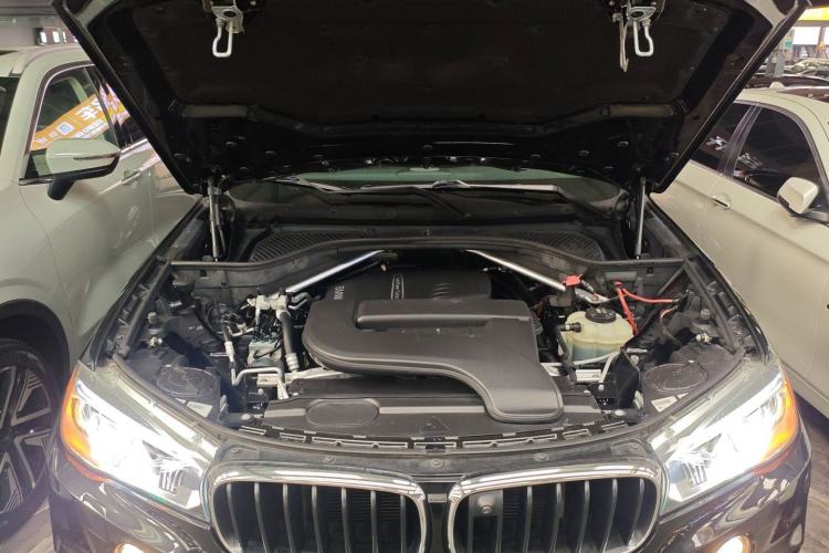 Used BMW X5 2015 xDrive28i Engine Bay