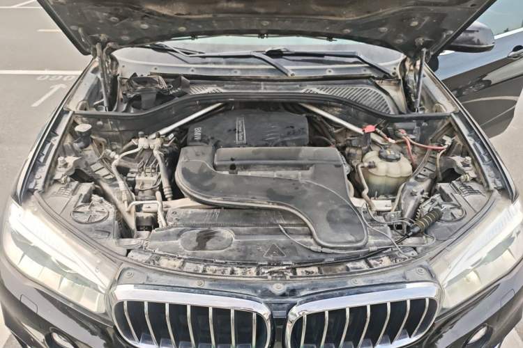 Used BMW X5 2015 xDrive28i Engine Bay