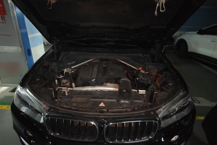 Used BMW X5  Engine Bay