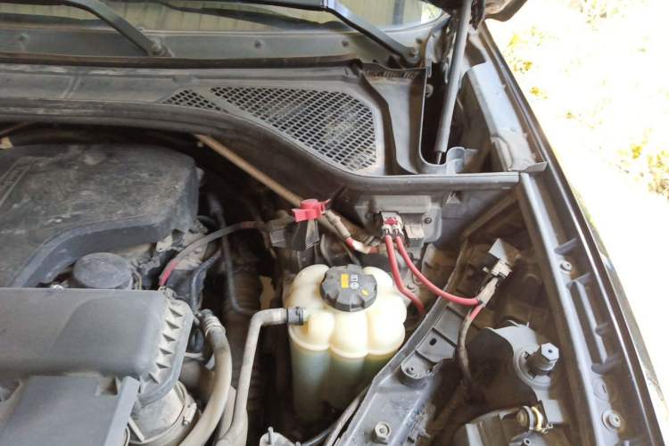 Used BMW X5 2015 xDrive28i Engine Bay Left