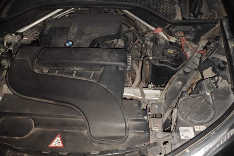 Used BMW X5 2015 xDrive28i Engine Bay Left