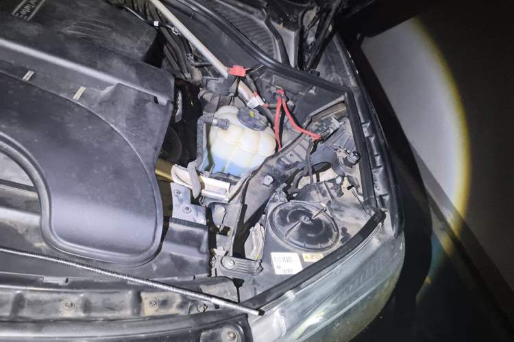 Used BMW X5 2015 xDrive28i Engine Bay Left