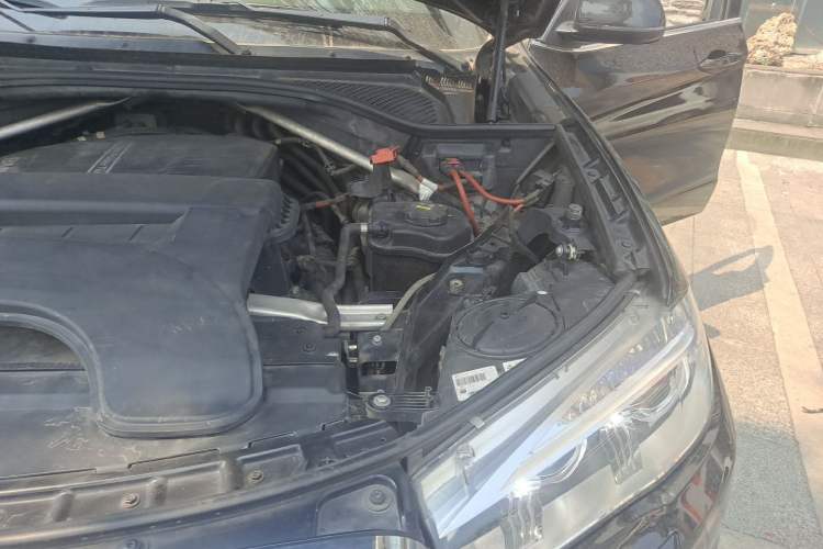 Used BMW X5 2015 xDrive28i Engine Bay Left