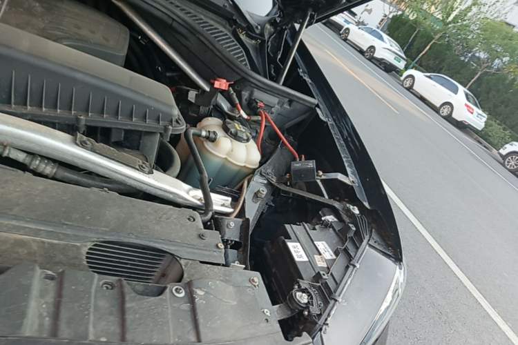 Used BMW X5 2015 xDrive28i Engine Bay Left