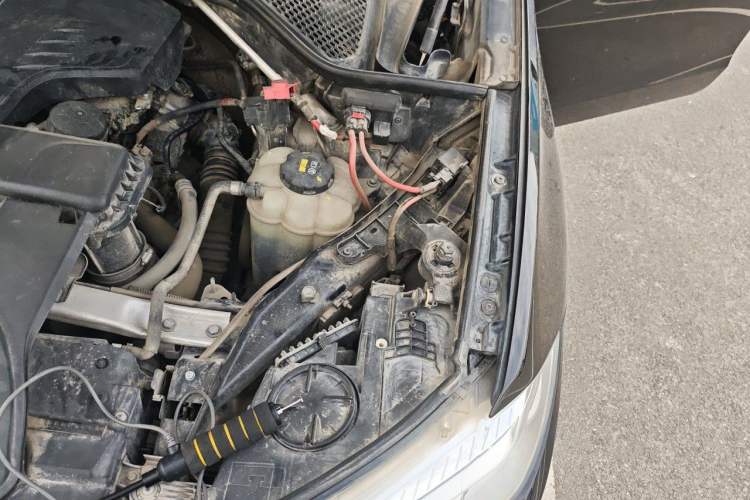 Used BMW X5 2015 xDrive28i Engine Bay Left