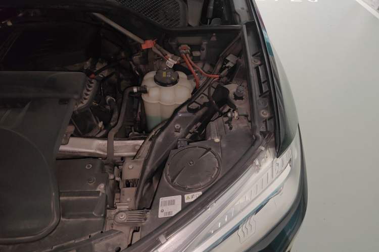 Used BMW X5 2015 xDrive28i Engine Bay Left