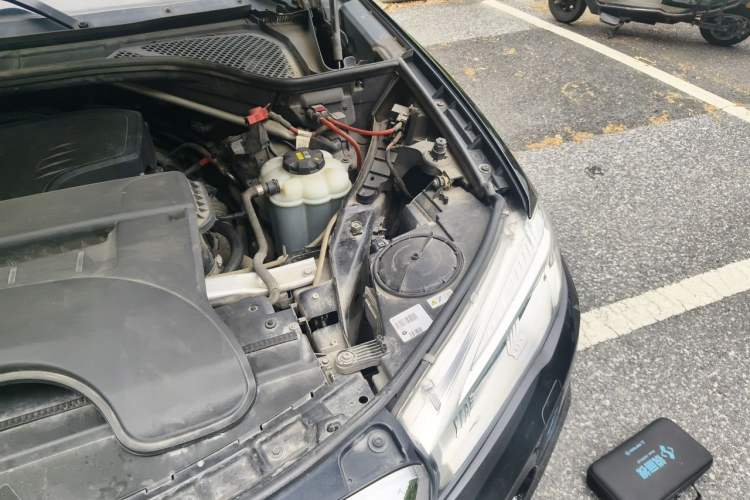 Used BMW X5 2015 xDrive28i Engine Bay Left