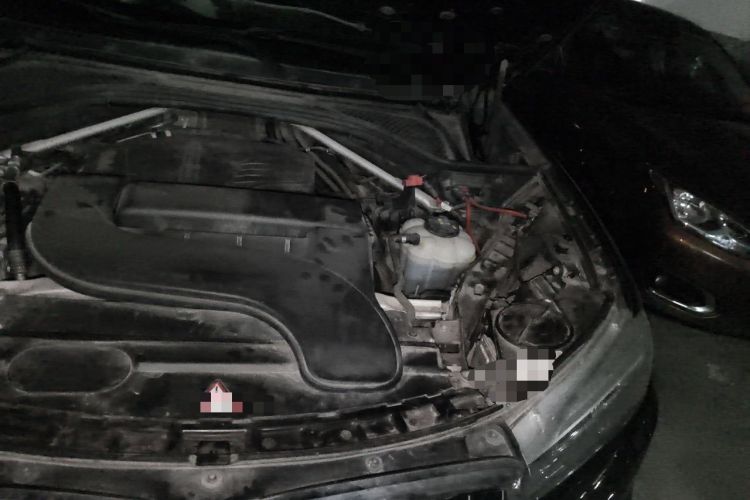 Used BMW X5 2015 xDrive28i Engine Bay Left