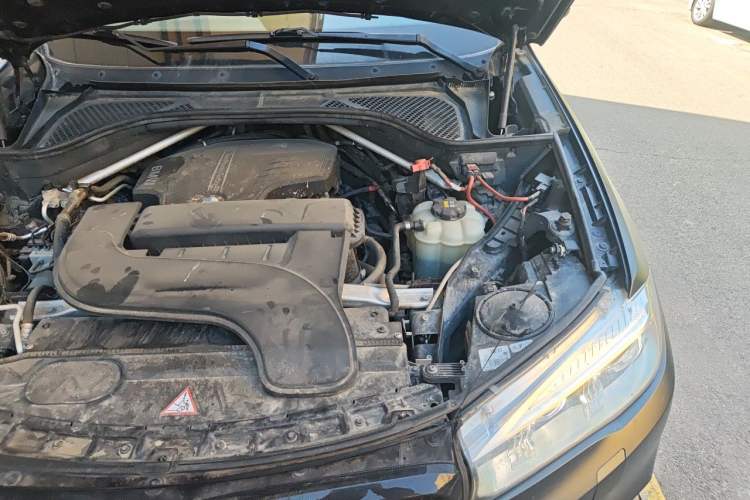 Used BMW X5 2015 xDrive28i Engine Bay Left